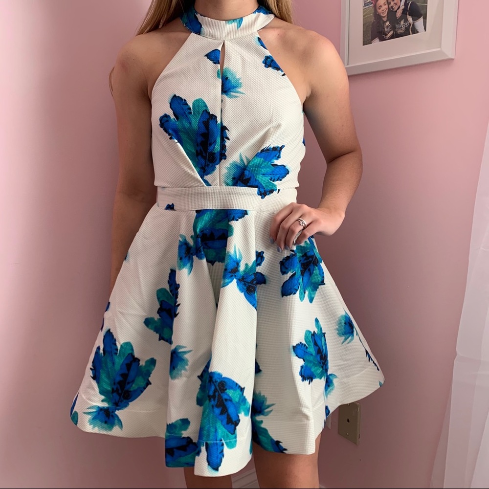 Luxxel Blue and White Short Dress